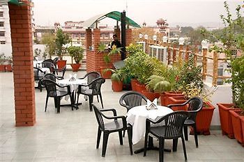 Emerald Garden Club Ltd. Hotel Джайпур Екстериор снимка